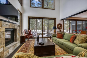 Allure at Schaffer's Mill by Tahoe Getaways - 4BR Pet-Friendly Home w Private Hot Tub & Air Conditioning! Truckee